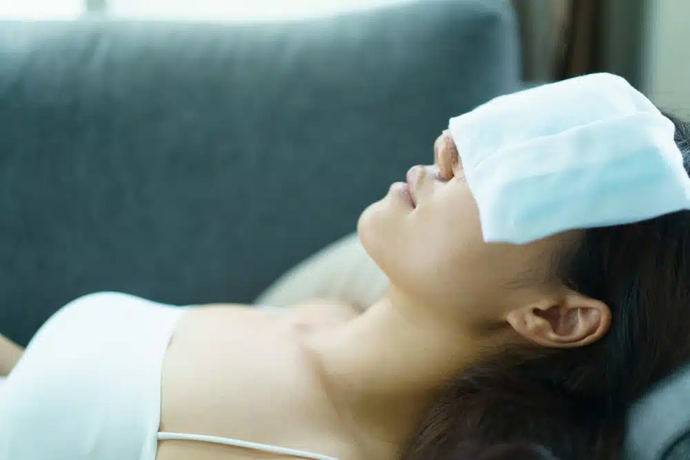 Consejo para rinoplastia: compresa fría durante 20 minutos y descanso de 40 minutos para combatir la hinchazón.